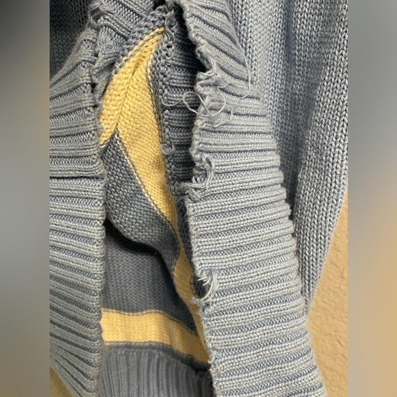 Brandy Melville Knit Vest - Blue, Cream (One size) - Picture 5 of 9